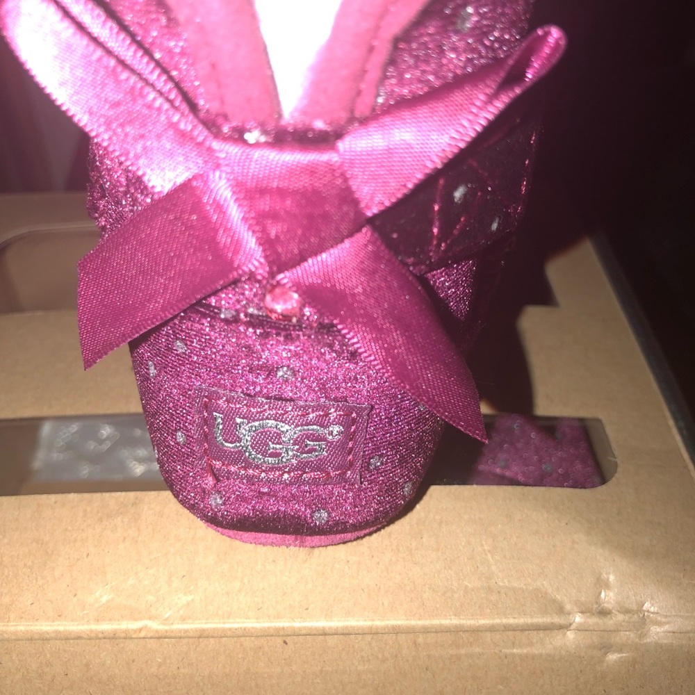 New uggs - Picture 2 of 3